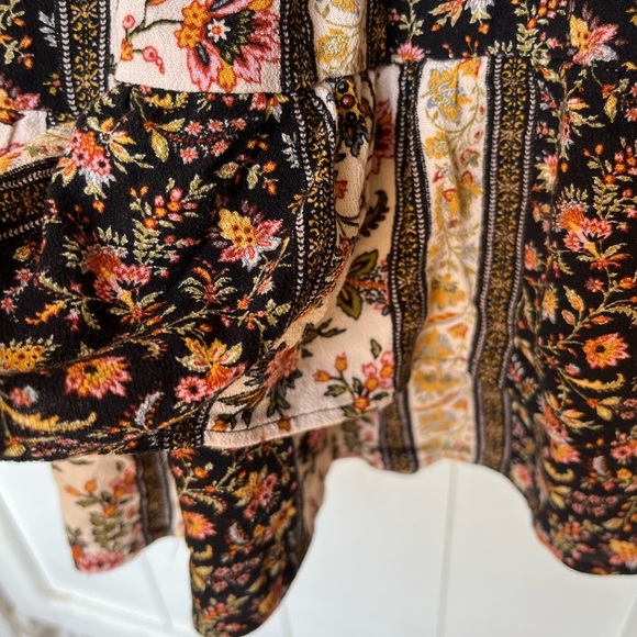 American Eagle Outfitters Black and Pink Smocked Skater Mini Skirt Viscose - Picture 2 of 10